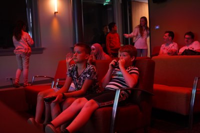 jongeren aan het gamen