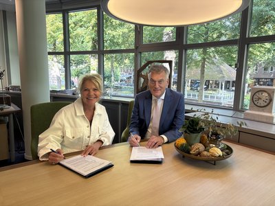 ondertekening Kinderstad en gemeente Oisterwijk