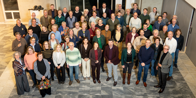 Groep mensen op een foto 