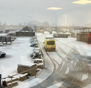 strooiwagens aan het werk in Oisterwijk