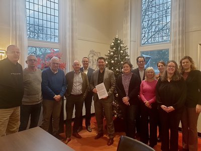 aanwezigen bij de ondertekening