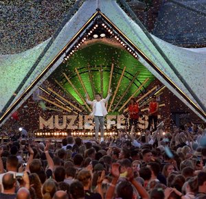 Muziekfeest op het plein