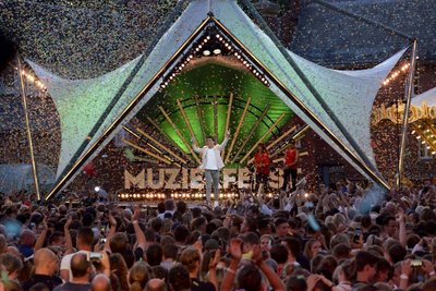 Muziekfeest op het plein