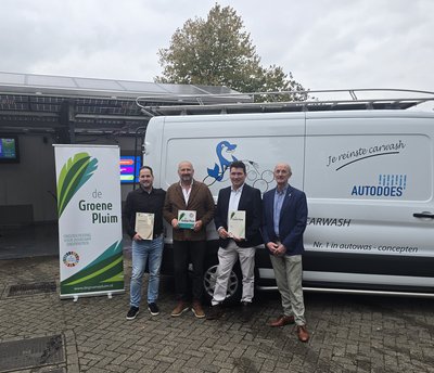 wethoude en directie/medewerkers Savona::uitreiking Groene Pluim